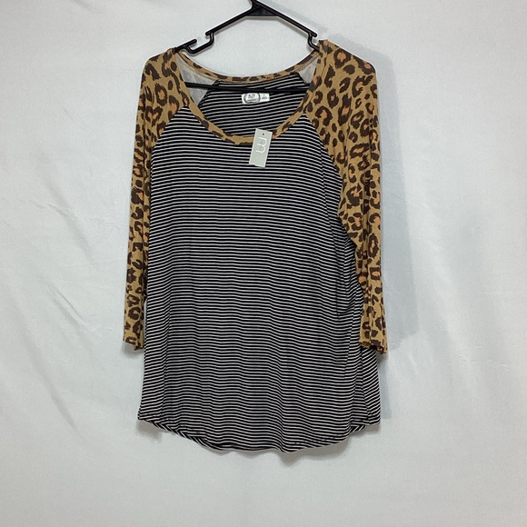 24/7 Maurices Tops - NWT Maurice’s 24/7 Large Leopard Print and Stripe Long Sleeve Top
